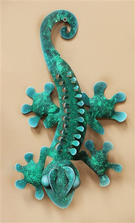 Airbrushed Gecko 15" x 9"